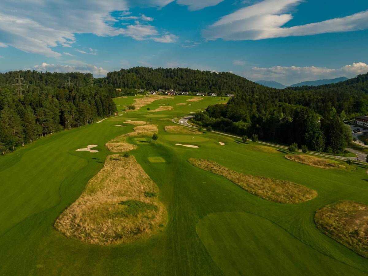 CUBO Golf (formerly Golf Smlednik) is a modern golf facility and excellent course in Ljubljana