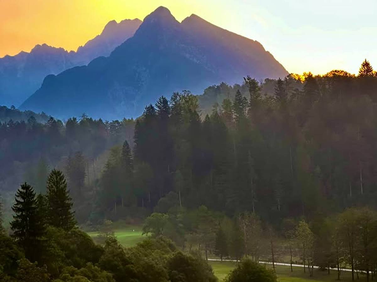 Golf Bovec is a 9-hole seasonal course in the stunning Soča Valley, Slovenia